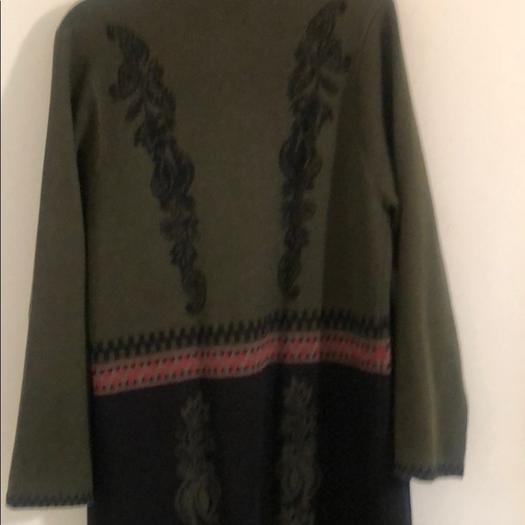 Sweater - Picture 3 of 3